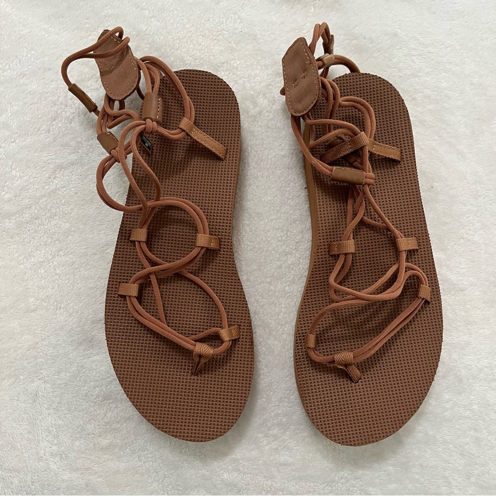 NWOT Teva Midform Infinity Gladiator Strappy Elastic Sandals in Tan Lion Size 8